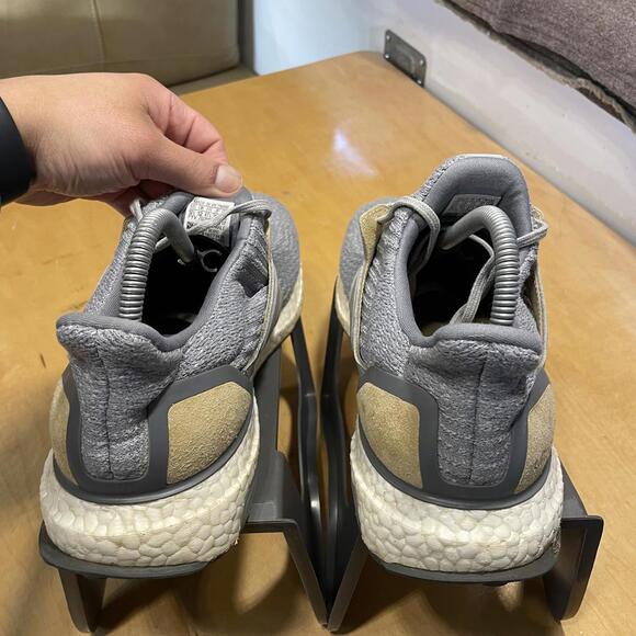 ADIDAS ULTRA BOOST - Picture 4 of 5